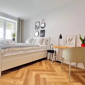 Apartment Tandem In Old Town - 24h Self Check-in, Breslau